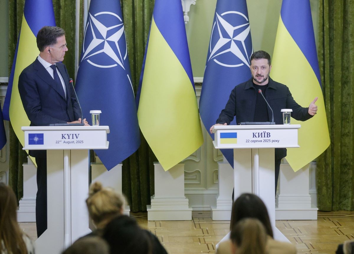 Mark Rutte i Wołodymyr Zełenski