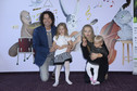 Piotr i Agata Rubikowie z córkami