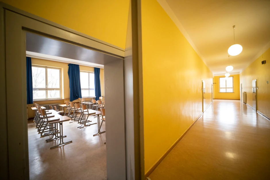 Više od 300 miliona đaka nije u školskim klupama