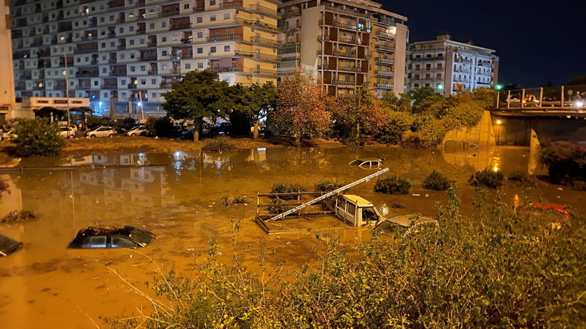 Gigantyczna ulewa w Palermo. W ciągu dwóch godzin spadł ponad metr wody