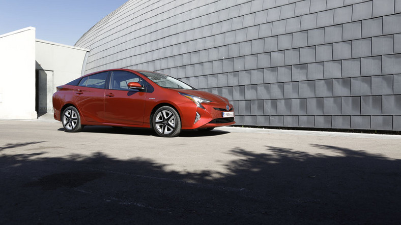 Toyota Prius IV - całkiem nowa jakość hybrydy