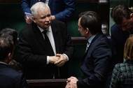 Prezes PiS Jarosław Kaczyński (C), minister sprawiedliwości Zbigniew Ziobro