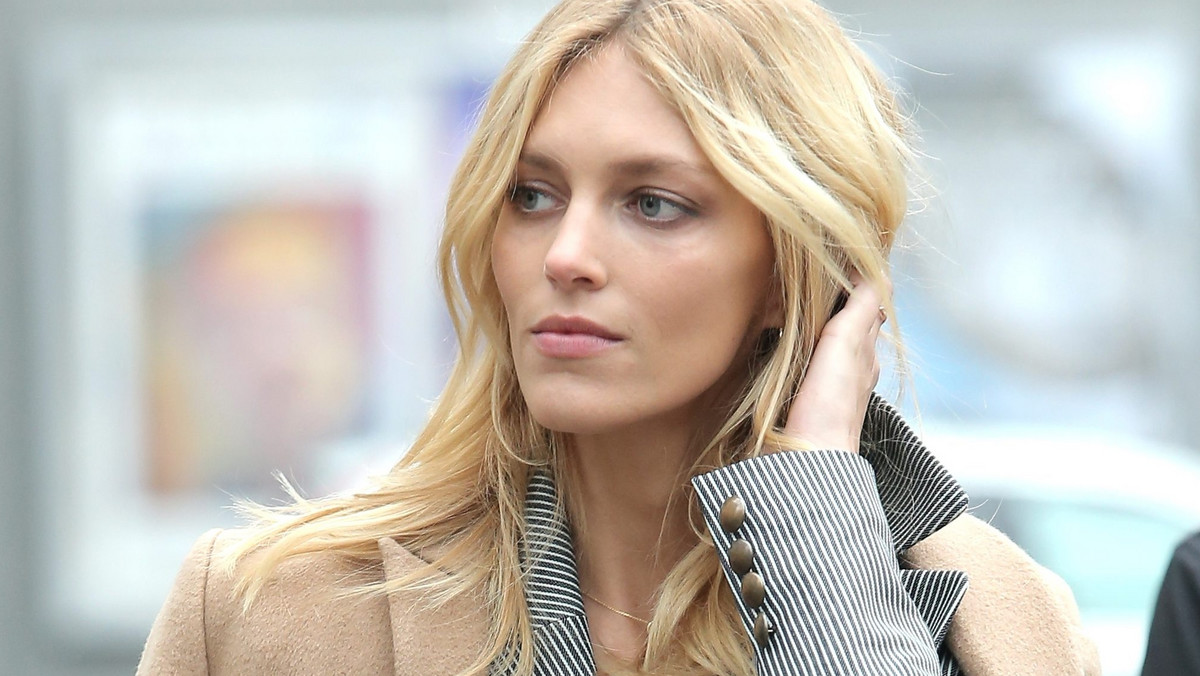 Anja Rubik po raz kolejny udowadnia, że nie boi się nowych wyzwań. Modelka zdecydowała się skoczyć ze spadochronem! Zobaczcie nagrania z jej pierwszego w życiu skoku spadochronowego.