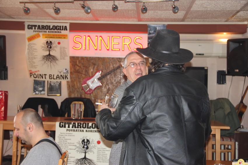 Čestitke: Dejan Cukić sa Dragoljubom Crnčevićem