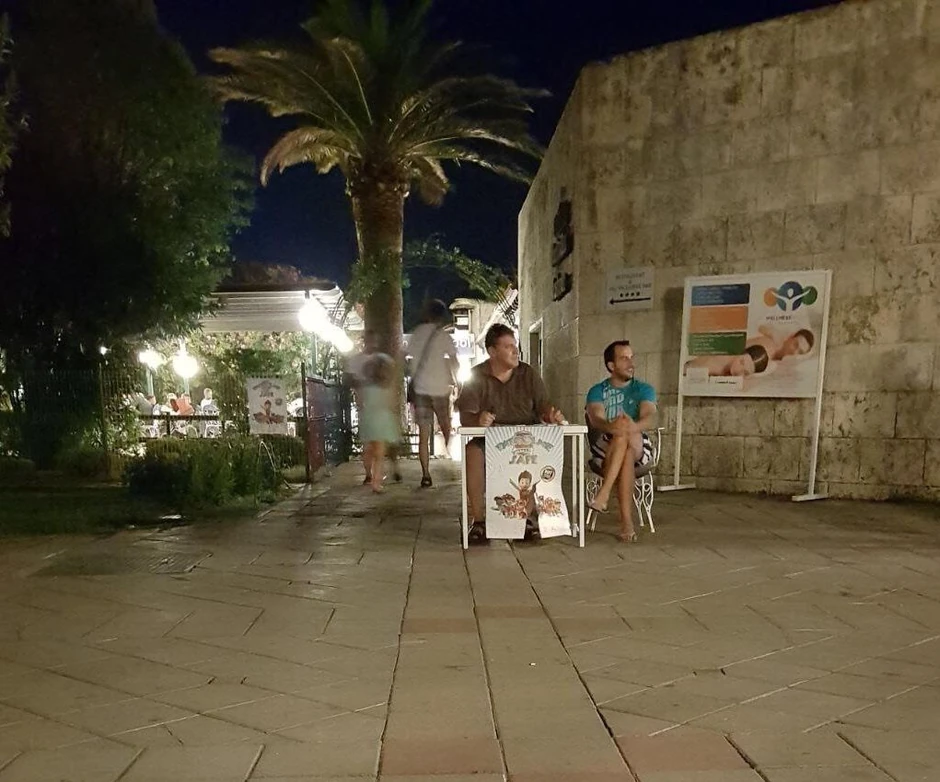 Saša Pantić prodaje karte