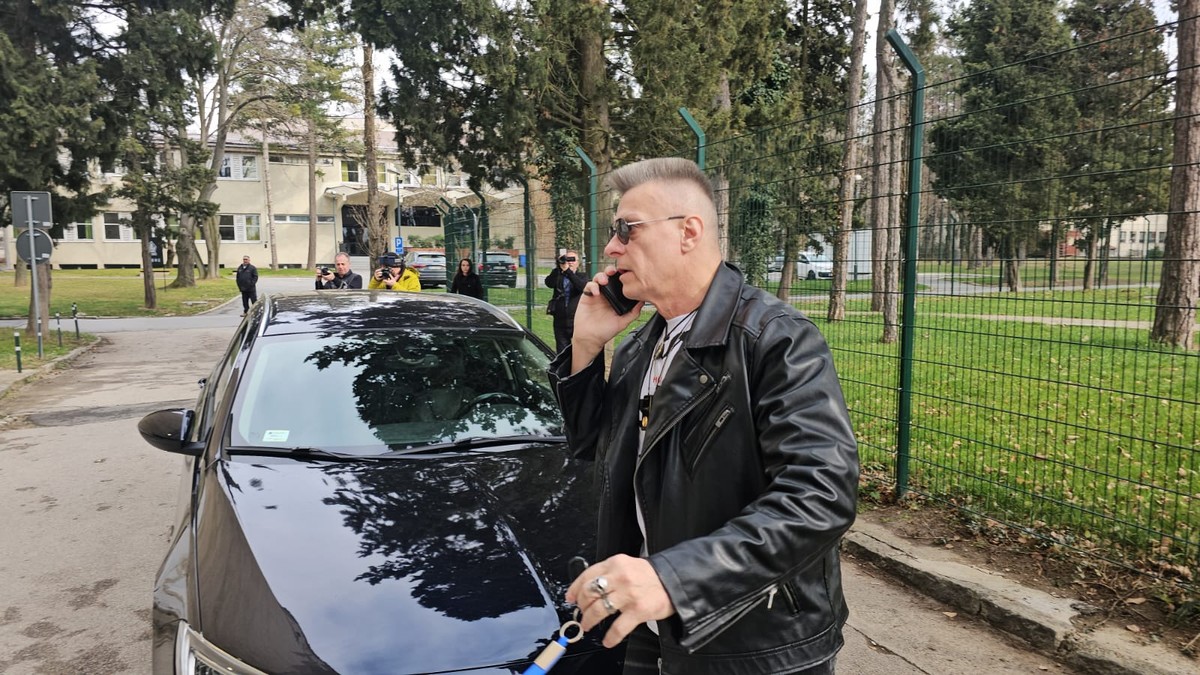 Naš pevač napravio dete 18 godina mlađoj, a neće da je ženi:"Rodbina je u šoku"