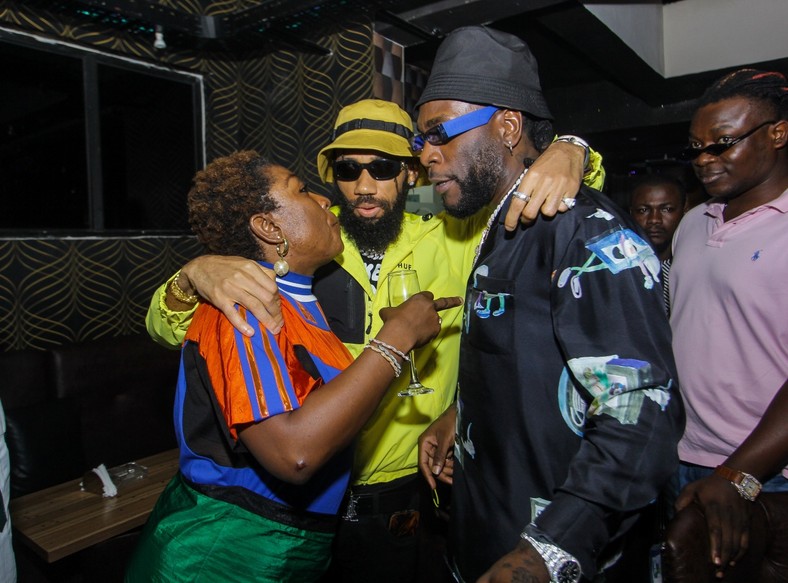 Burna Boy with is mum and Phyno [BukiHQ] 