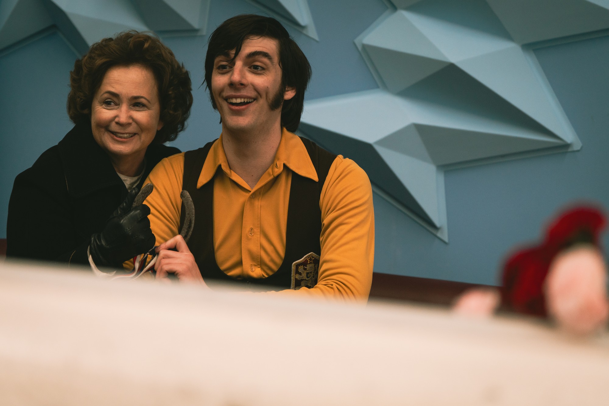 Ondrej a Hilda so slávnou podkovou, ktorá bola neoddeliteľnou súčasťou športovej dráhy