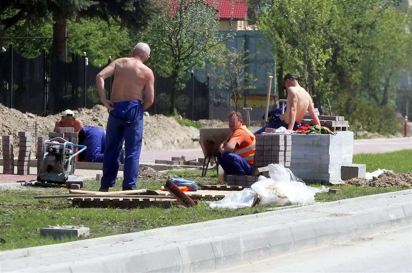 Chińczycy pracują, Polacy leniuchują. FOTO