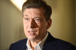 Witczak: Brakowało, żeby Kaczyński założył glany i ufarbował włosy