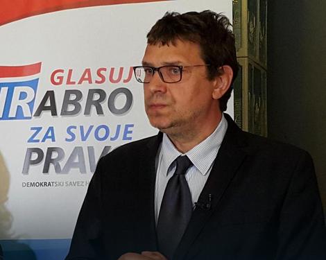 Hrvatska manjina zadovoljna posle sastanka sa Vučićem 4otktkqTURBXy8wODZiYWNlMjRjYTk1YjQ4MTllNDAzNTY1MTI0MDE5Ny5qcGVnk5UCzQMUAMLDlQLNAdYAwsOVB9kyL3B1bHNjbXMvTURBXy8xZDc0Y2I0MTcwNTk1MDQzNjYyOWNhYmQ2MDZmNTBmNi5wbmcHwgA