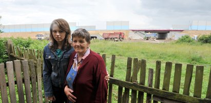 Przez autostradę nie mamy drogi do domów