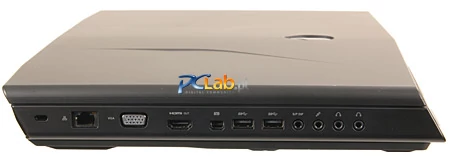 Z lewej strony umieszczono złącza: LAN (RJ-45), D-sub, HDMI, mini-DisplayPort, dwa USB 3.0, a także audio (można jednocześnie podłączyć dwie pary słuchawek)