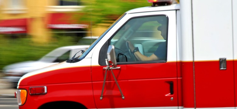 Fatalna plotka paraliżuje rodziców. Atakują karetki!
