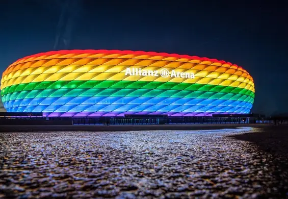 Klub Roberta Lewandowskiego poparł ruch LGBTQ. Stadion w tęczowych barwach