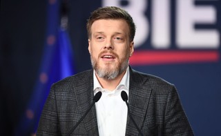 Zandberg: Tokarczuk powinna zapłacić podatek od Nagrody Nobla