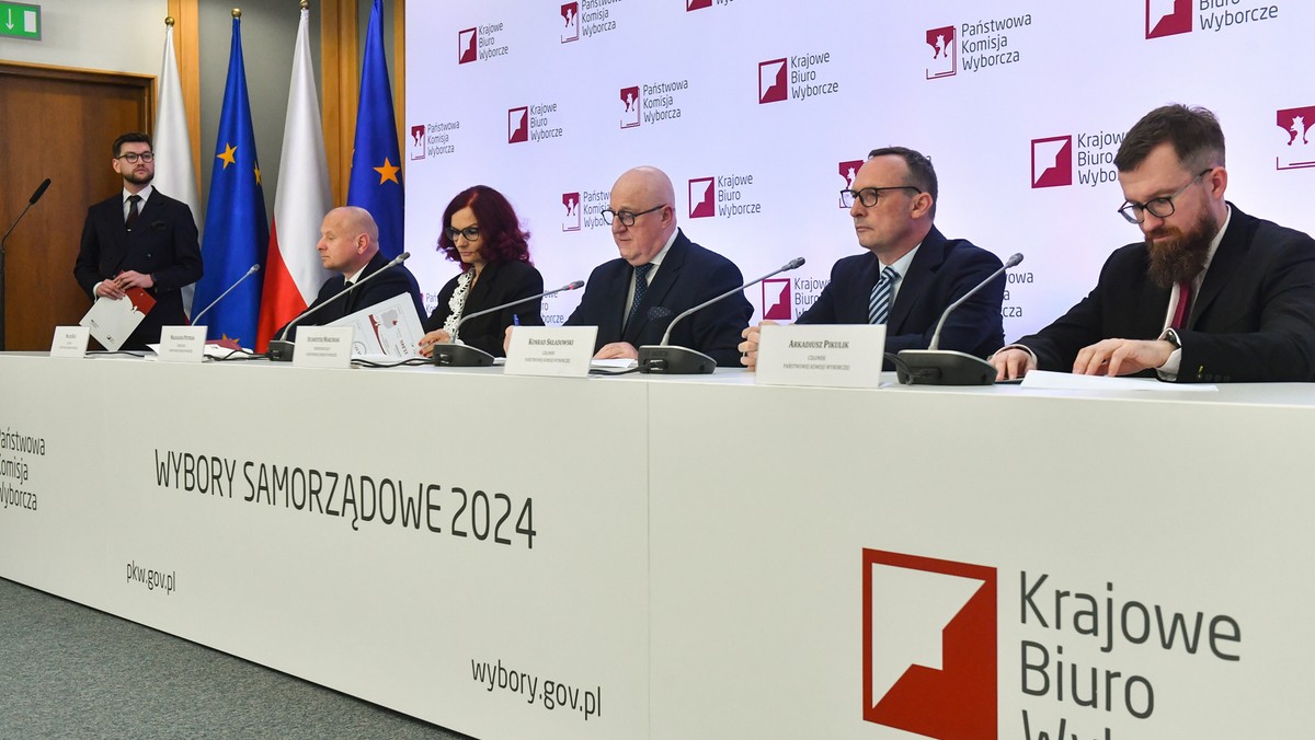 Państwowa Komisja Wyborcza w trakcie ostatniej niedzielnej konferencji poinformowała, że wybory przebiegły prawidłowo i nie wystąpiła sytuacja, która wymagałaby przedłużenia ciszy wyborczej. Łącznie odnotowano 488 wykroczeń i przestępstw wyborczych.