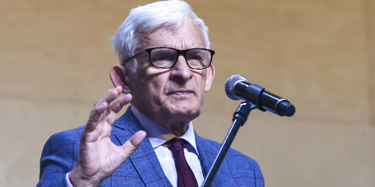 Polska musi być przygotowana na falę uchodźców z Ukrainy – podkreśla Jerzy Buzek. 