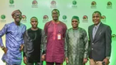 L-R: Co-founder, Corporate Farmers International, Mr Akin Alabi, Senior Agriculture Insurance Underwriter, Leadway Assurance, Mr Adebayo Olukolajo, Senior Agriculture Insurance and Micro insurance specialist, Leadway Assurance, Mr Oluwaseun Fasoranti, President, All Farmers Association of Nigeria, Ibadan Chapter, Mr Emmanuel Akinyemi and Co-founder, Corporate Farmers International, Prince Ade Ajayi at an interactive session for farmers organised by Leadway Assurance in partnership with Corporate Farmers International.