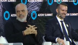 Edi Rama i Milojko Spajić na panelu u UAE