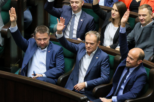 Przewodniczący PO Donald Tusk, sekretarz generalny Platformy Obywatelskiej Marcin Kierwiński (z lewej) oraz wiceprzewodniczący PO Borys Budka