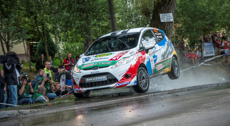 Castrol EDGE Fiesta Trophy na półmetku