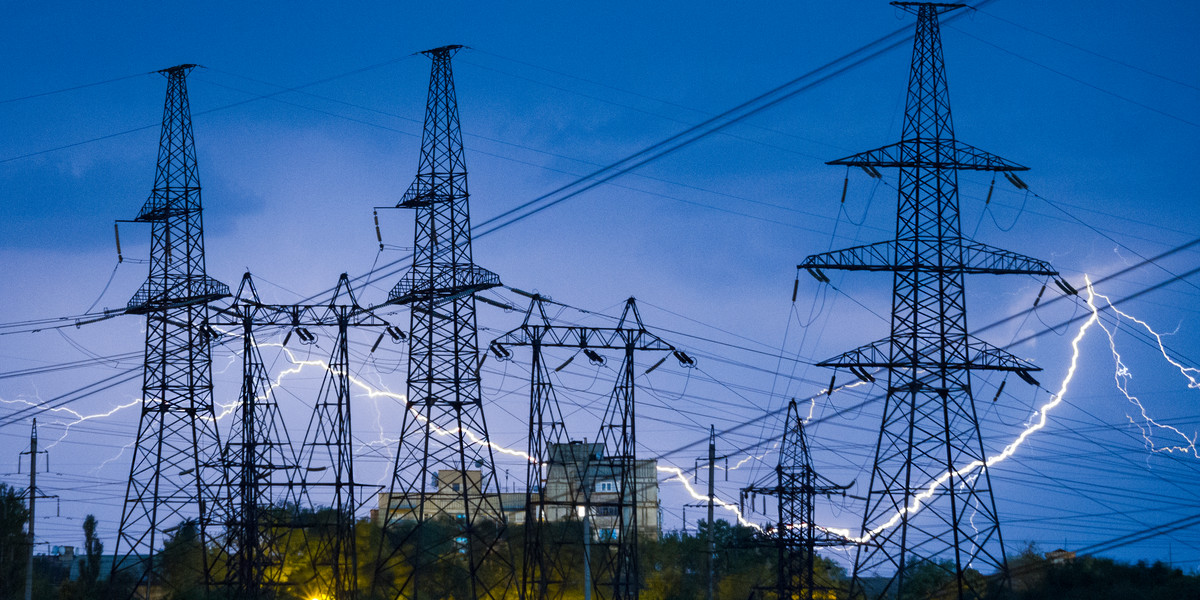 Wczorajsza decyzja Urzędu Regulacji Energetyki nie dotknie wielu odbiorców prądu. To dlatego, że nie wszyscy korzystają z taryf zatwierdzanych przez URE. 