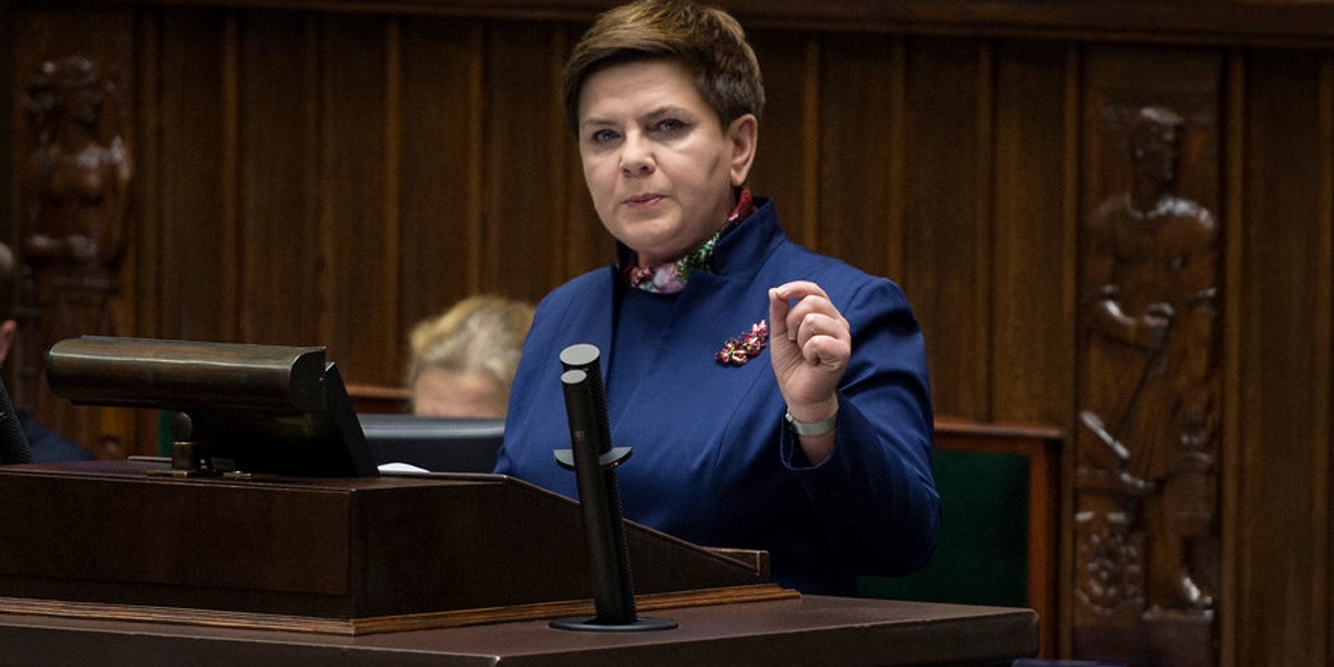 Premier Beata Szydło zapowiedziała powstanie programu "Za życiem" na początku października br.