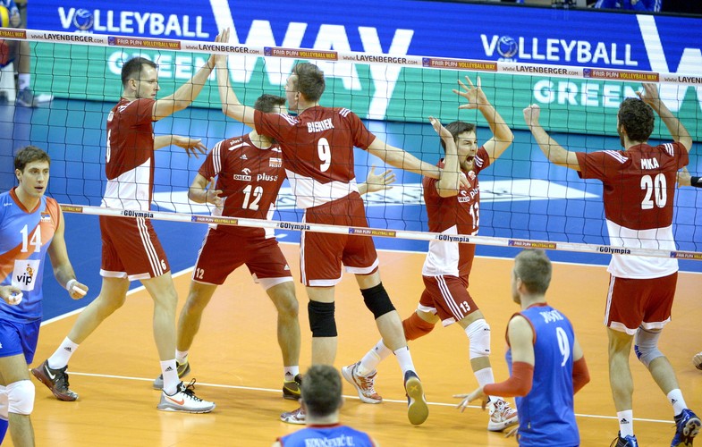 Serbowie pokonani. Kurek bohaterem. Polscy siatkarze biżej awansu