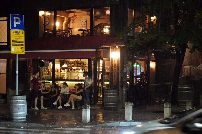 Kafić u Strahinjiča bana 