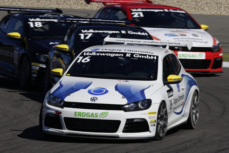 VW Scirocco R Cup: Gładysz siódmy, Litwin wyeliminowany