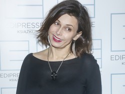 Renata Dancewicz nie szczędzi krytyki koleżankom ukrywającym inwazyjne zabiegi estetyczne...