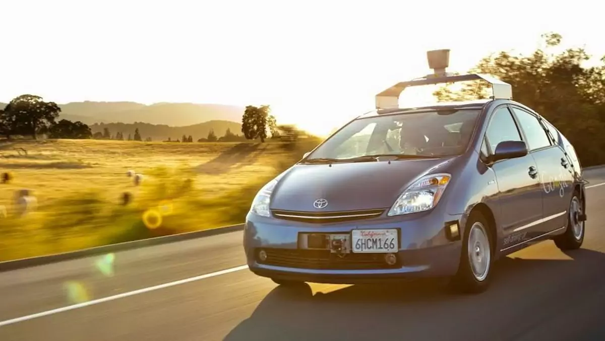 Google prowadzi badania nad samojezdnym samochodem, fot. Google self-driving car project