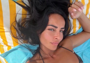 Skinula se Ana Šargić