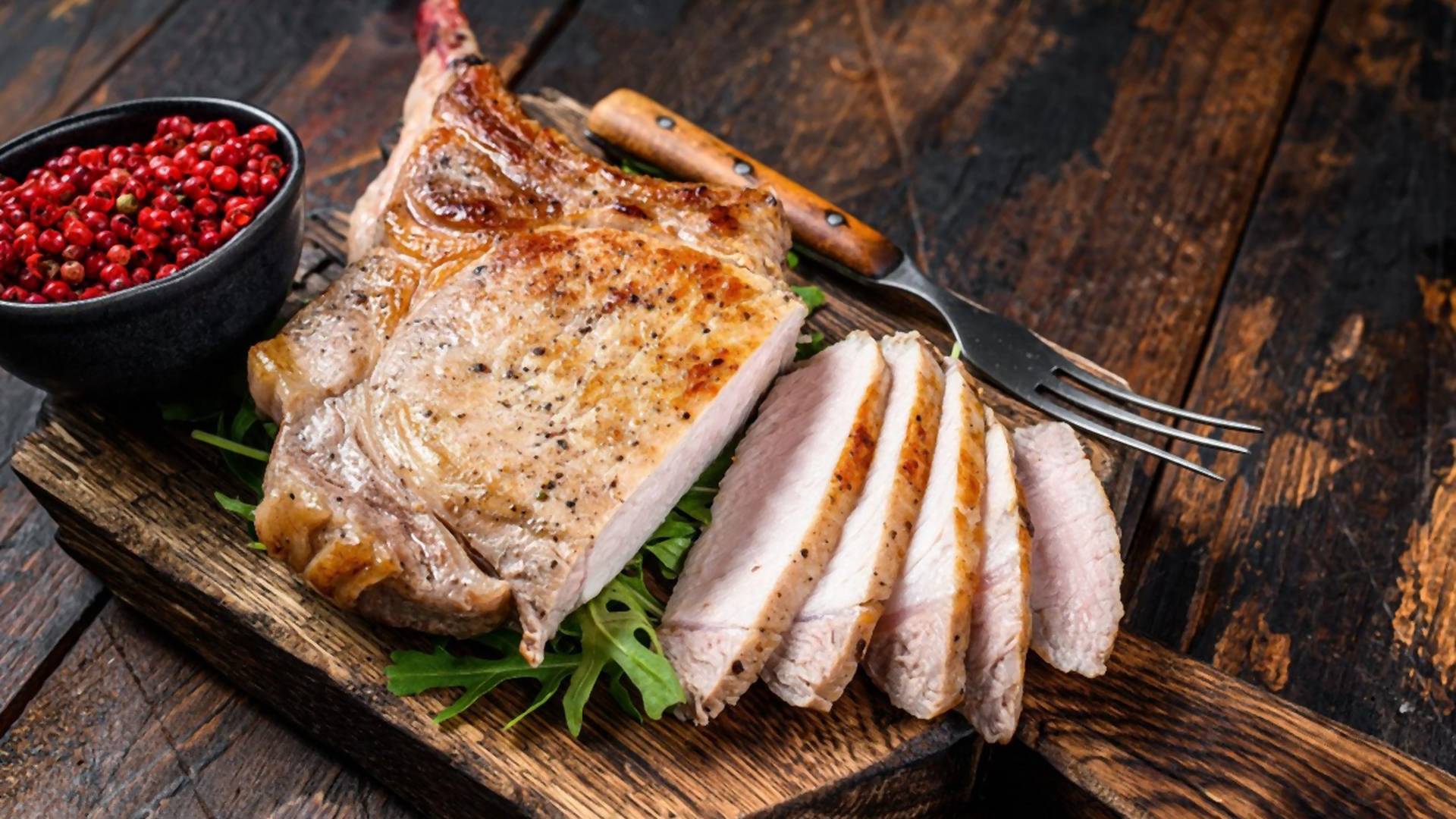 Kuvari su otkrili kako se peče najbolja jagnjetina - zbog ovih 5 saveta ćete jesti najsočnije meso ikada