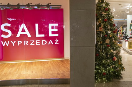 Święta w sklepach wyglądają inaczej. Sprzedawcy widzą, na czym oszczędzają Polacy i na co wydają najwięcej