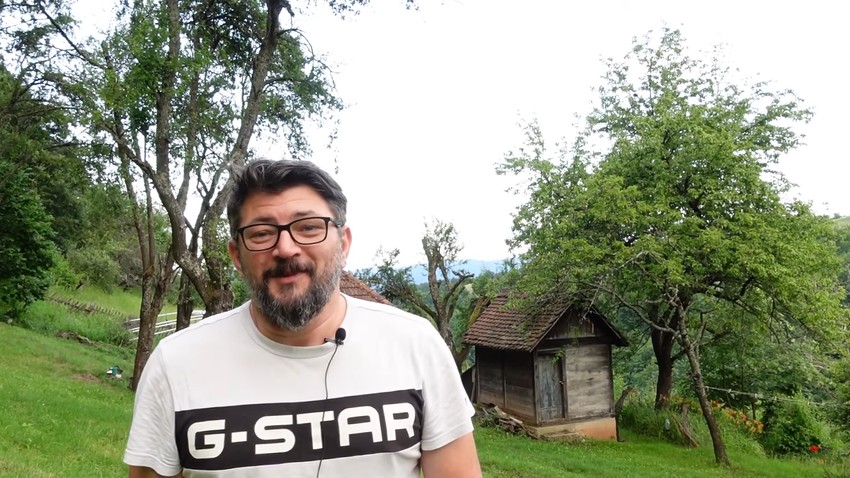 Raša se sa suprugom i decom iz Beča vratio u srpsko selo