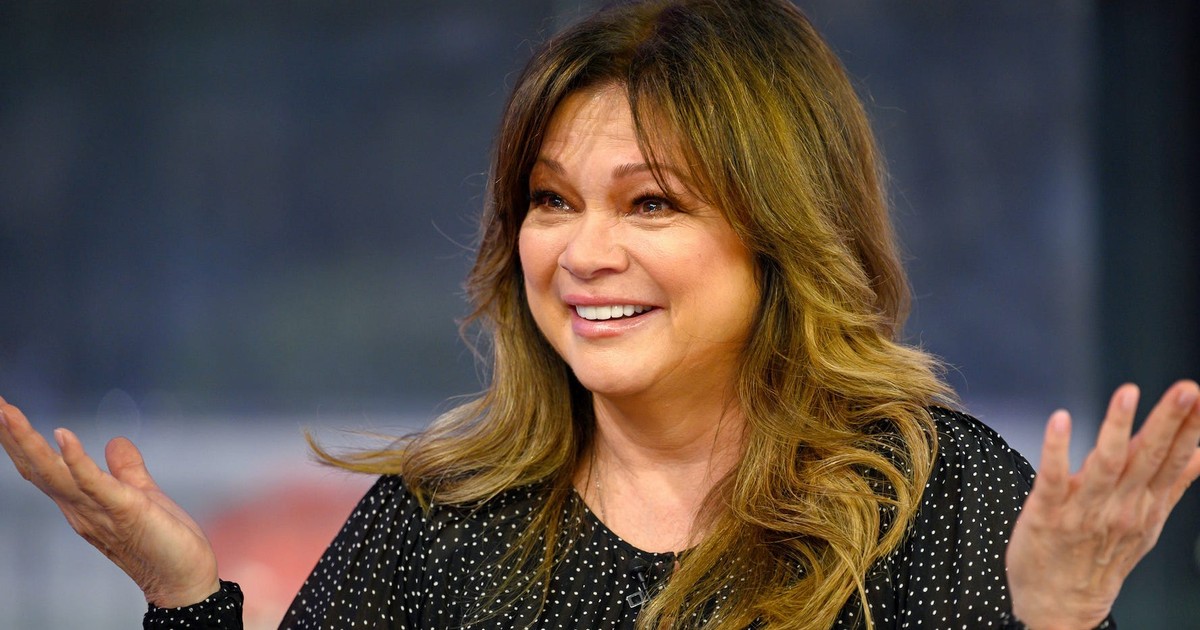 Actress Valerie Bertinelli trolls Elon Musk by impersonating the
