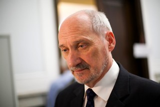 Macierewicz: Nie ma przesłanek do likwidacji zespołu, poza obawą przed jego dokonaniami