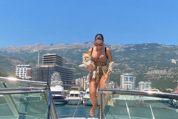 "Kao imaju milione, a kad im pevaš ne izvade ni 50 evra! Oni su, bre, ŠTEKARE": Srpska pevačica (38) oplela žestoko