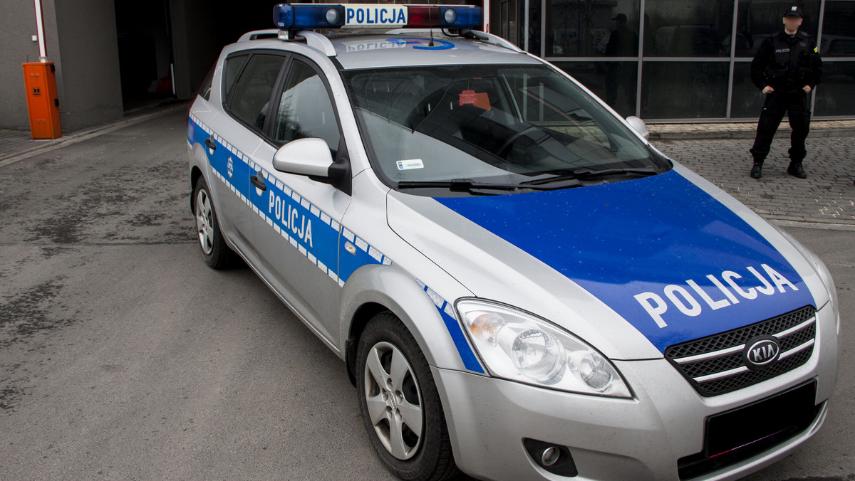 Już w tym sezonie na ulicach Gdyni pojawi się więcej policyjnych patroli. Policjantów będzie można spotkać tam, gdzie panuje wzmożony ruch turystyczny. W czasie większych imprez miejskich patrole pracować będą przez całą dobę. Miasto przeznaczyło na ten cel dodatkowe 90 tysięcy złotych.