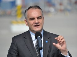 Pawlak ma pomysł, jak nie zabijać prasy