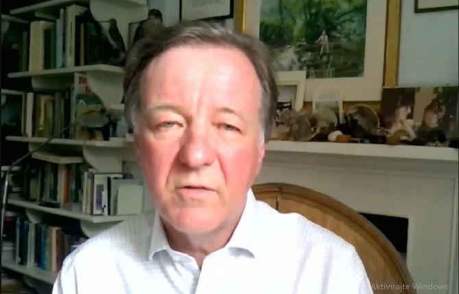 Dr Majkl Dikson
