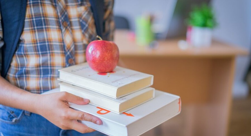Wysokość pomocy w formie dofinansowania podręczników, materiałów edukacyjnych i materiałów ćwiczeniowych jest uzależniona od typu szkoły, rodzaju niepełnosprawności oraz poniesionych wydatków.