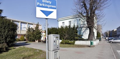 Strażnicy miejscy ukradli kasę z parkomatów