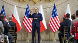 nietypowe zachowanie karola nawrockiego. potrzebna była pomoc