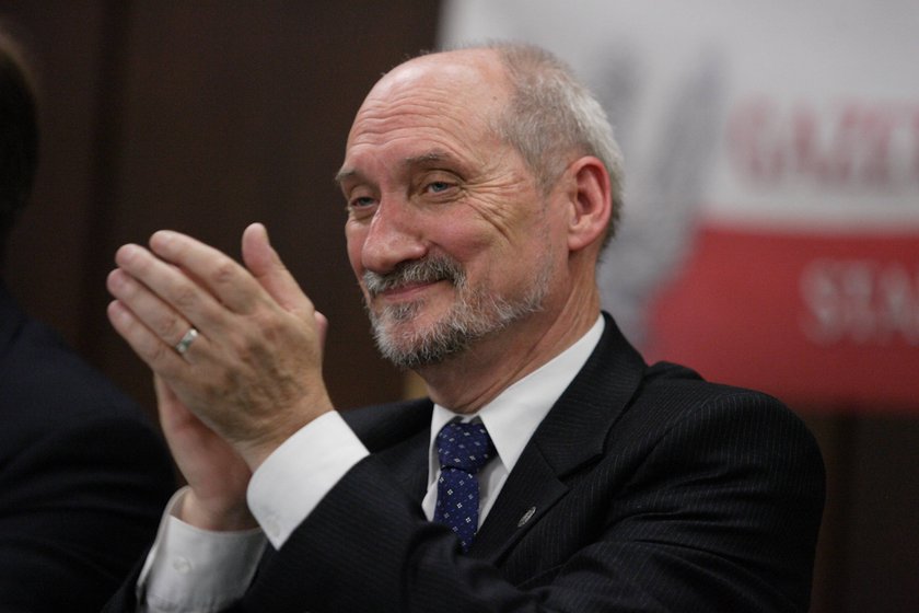 Macierewicz szpiegował od dziecka!