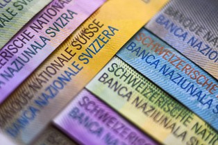 Rumunia bierze się za franki. Fitch: Przewalutowanie kredytów bez wpływu na ratingi banków