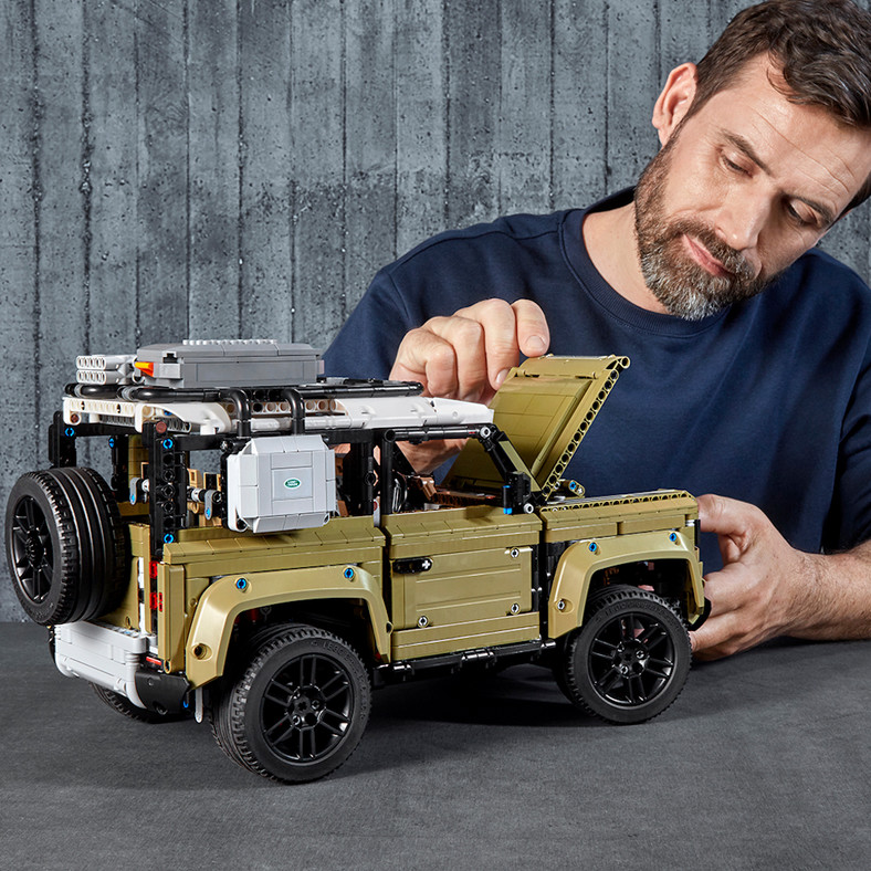 Land Rover Defender z… Lego