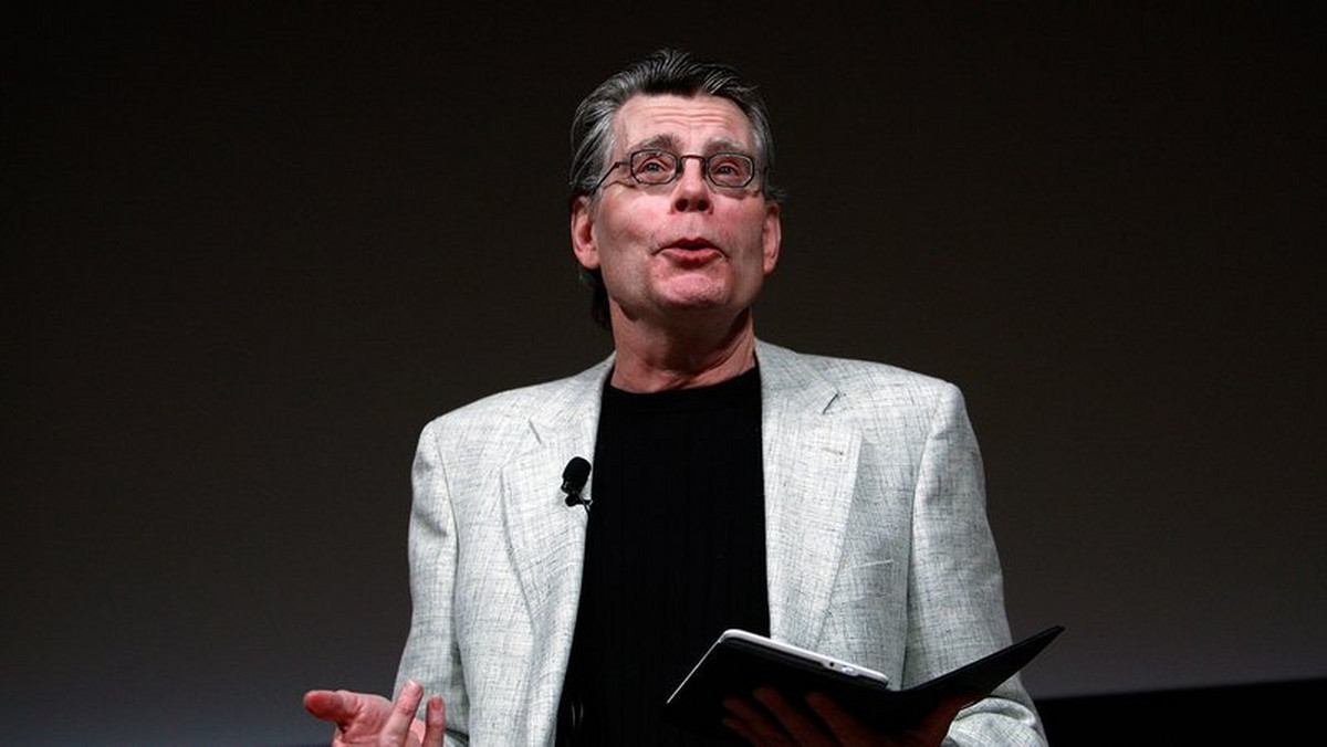 "Król horroru" Stephen King otrzymał z rąk prezydenta Obamy nagrodę za wybitne zasługi dla sztuki — The National Medal of Arts. Wręczenie odbyło się 10 września na uroczystej gali.